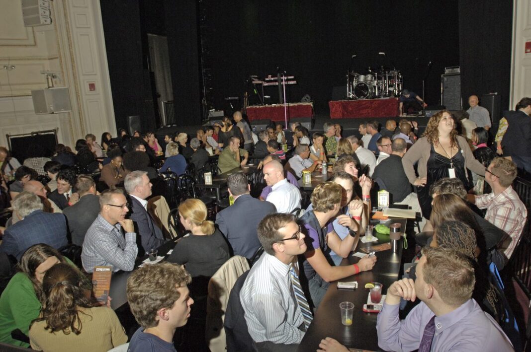 20101112_macy-gray-mass-equality-concert-3