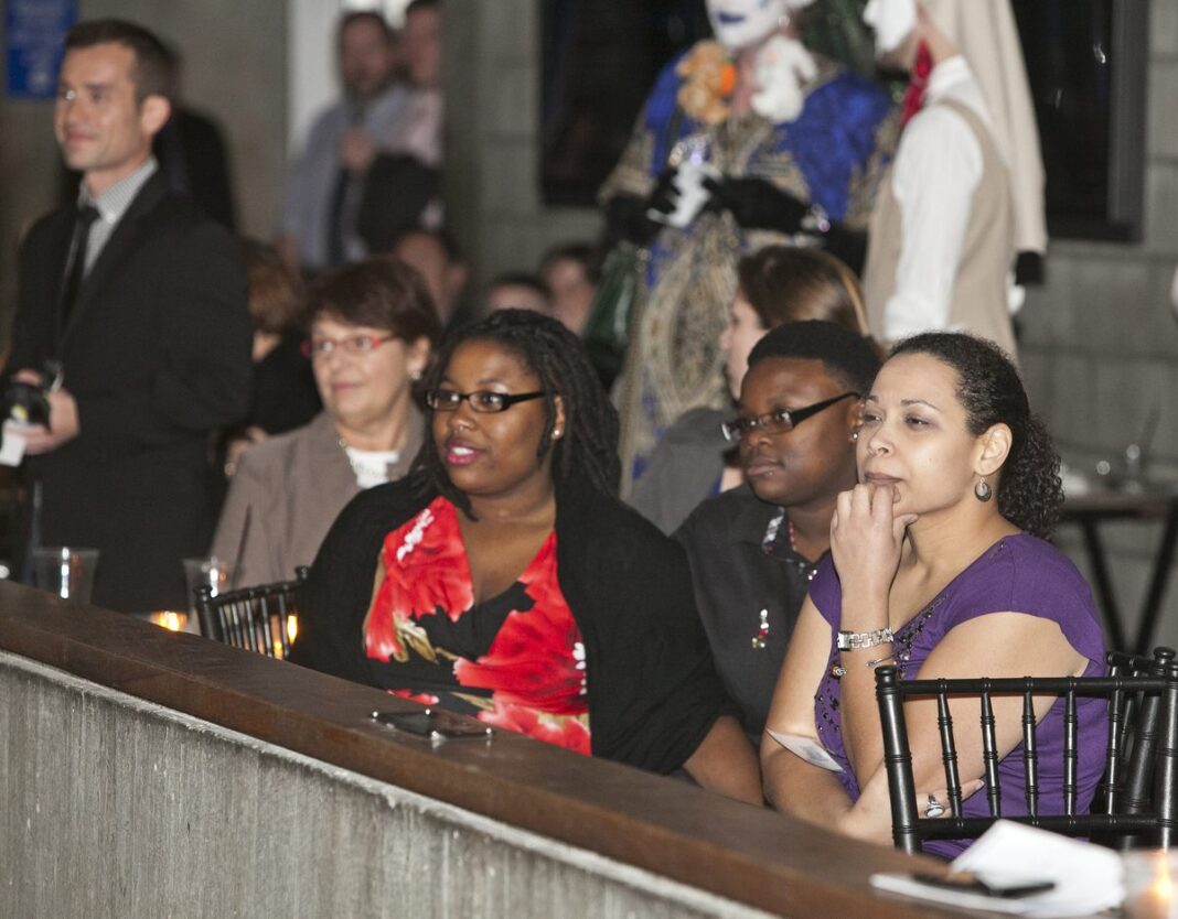 20120506_baglys-out-for-youth-gala-1