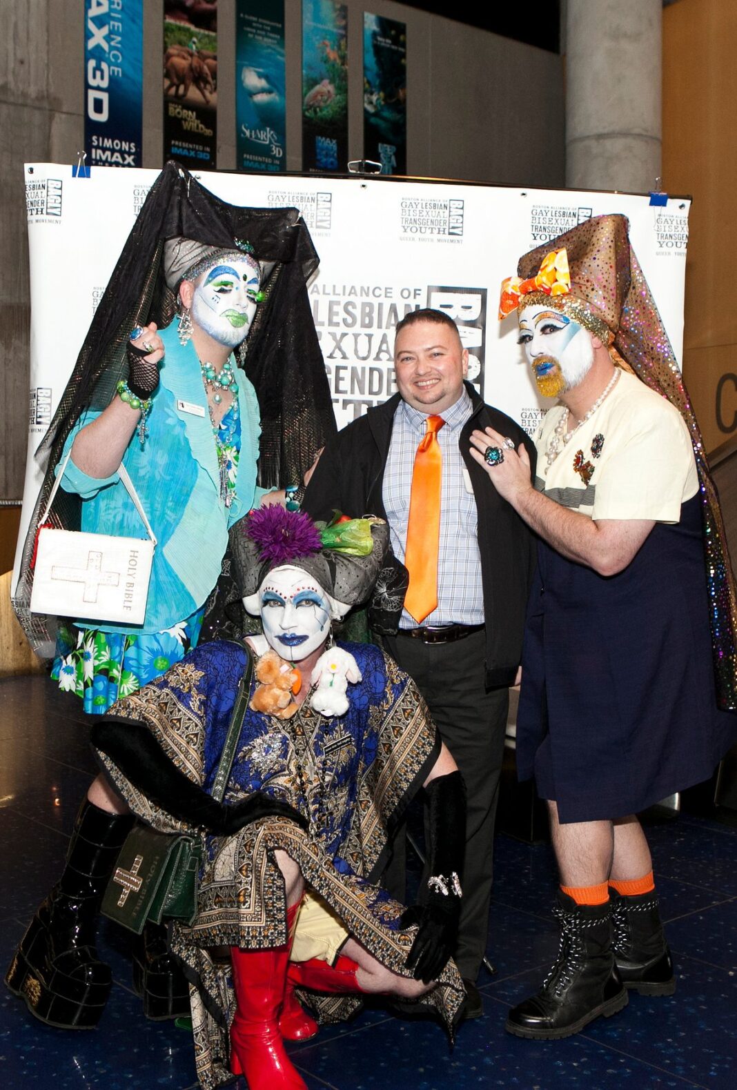 20120506_baglys-out-for-youth-gala-2