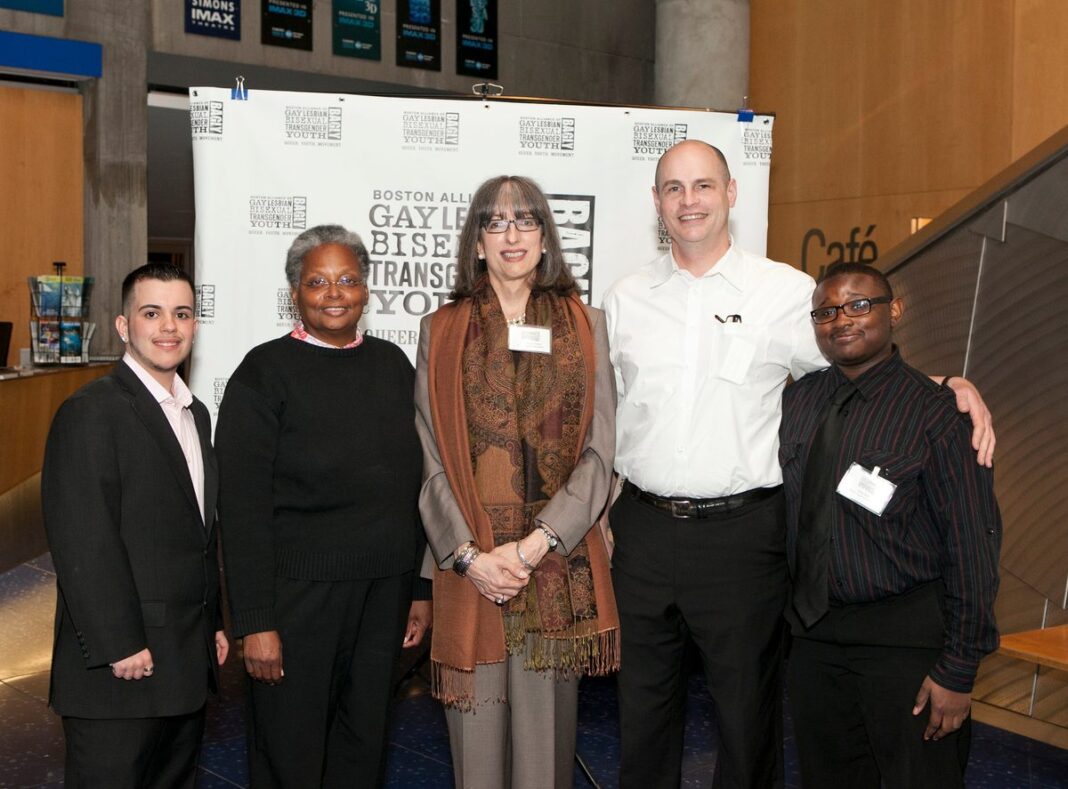 20120506_baglys-out-for-youth-gala-3