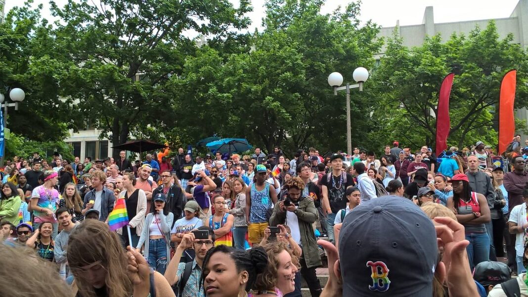 20160910_boston-pride-parade-12