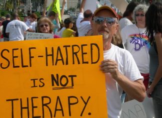 Conversion_therapy_protestor