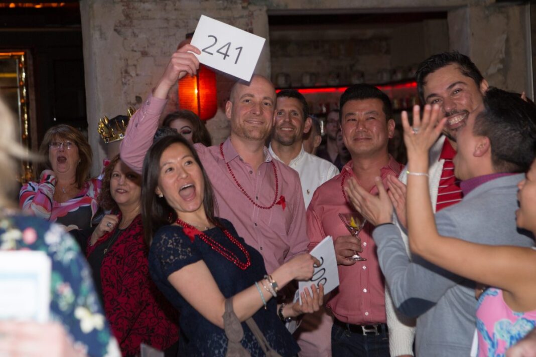 20170708_red-party-auction-10