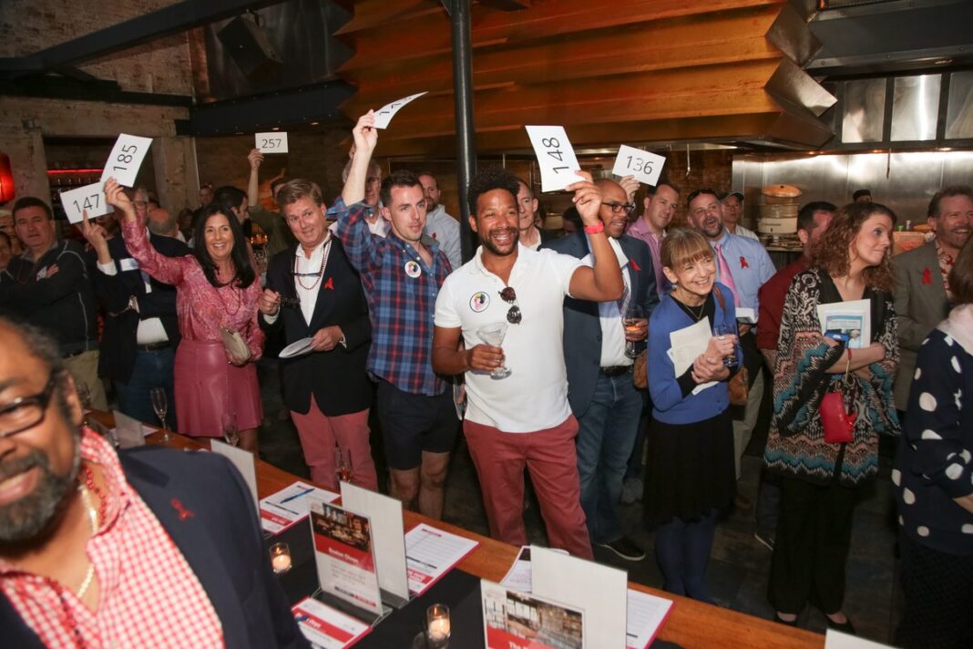 20170708_red-party-auction-11