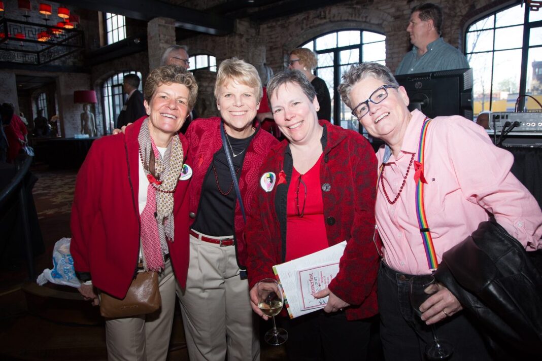 20170708_red-party-auction-4