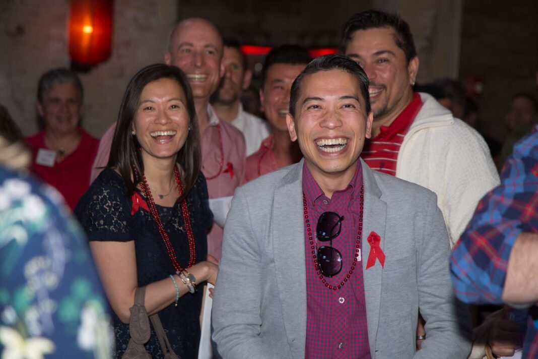 20170708_red-party-auction-9