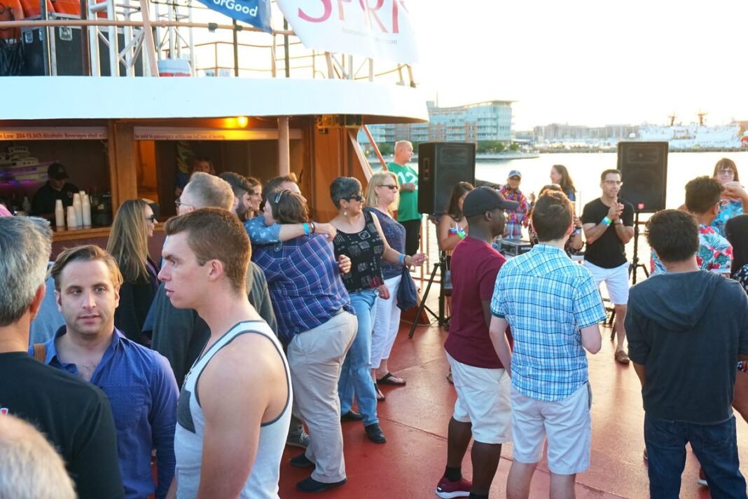 20190708_boston-spirit-summer-sunset-cruise-60