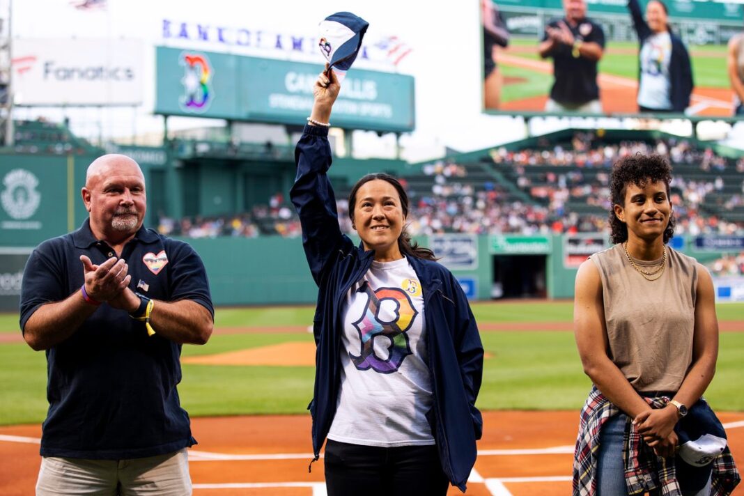 20220910_pride-night-at-fenway-park-5