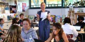 Sara Barber-Just’s Journalistic Writing class at Amherst Regional High School. Photo John Tlumacki/Boston Globe