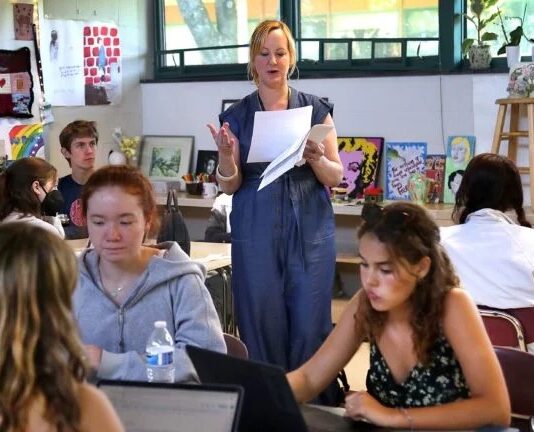 Sara Barber-Just’s Journalistic Writing class at Amherst Regional High School. Photo John Tlumacki/Boston Globe