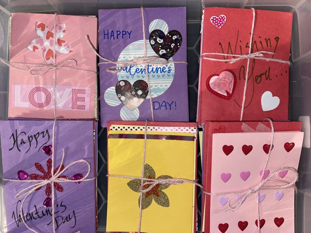 20240304_valentines-day-card-assembly-10