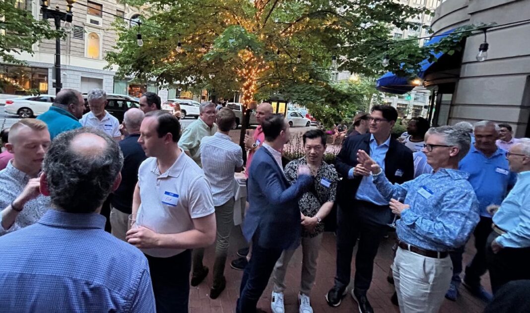 20240910_boston-gay-professionals-networking-event-15
