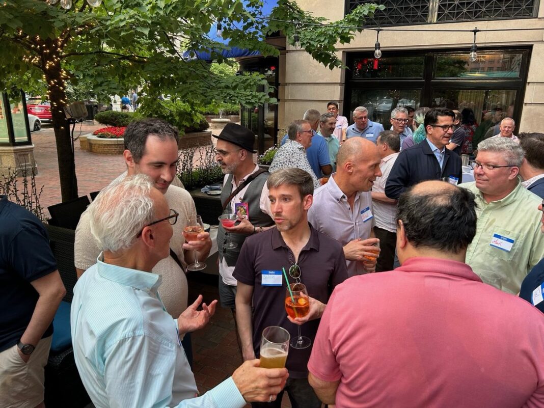 20240910_boston-gay-professionals-networking-event-9