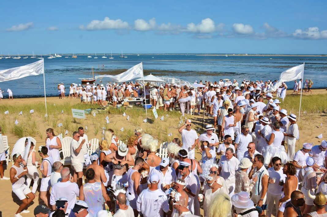 20241112_ptown-white-party-2024-10
