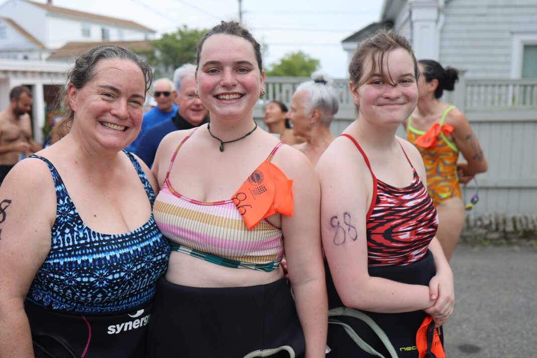 20241112_swim-for-life-paddler-flotilla-4
