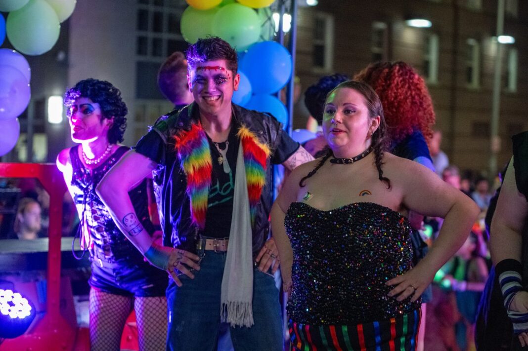 20250910_ri-pridefest-illuminated-parade-12